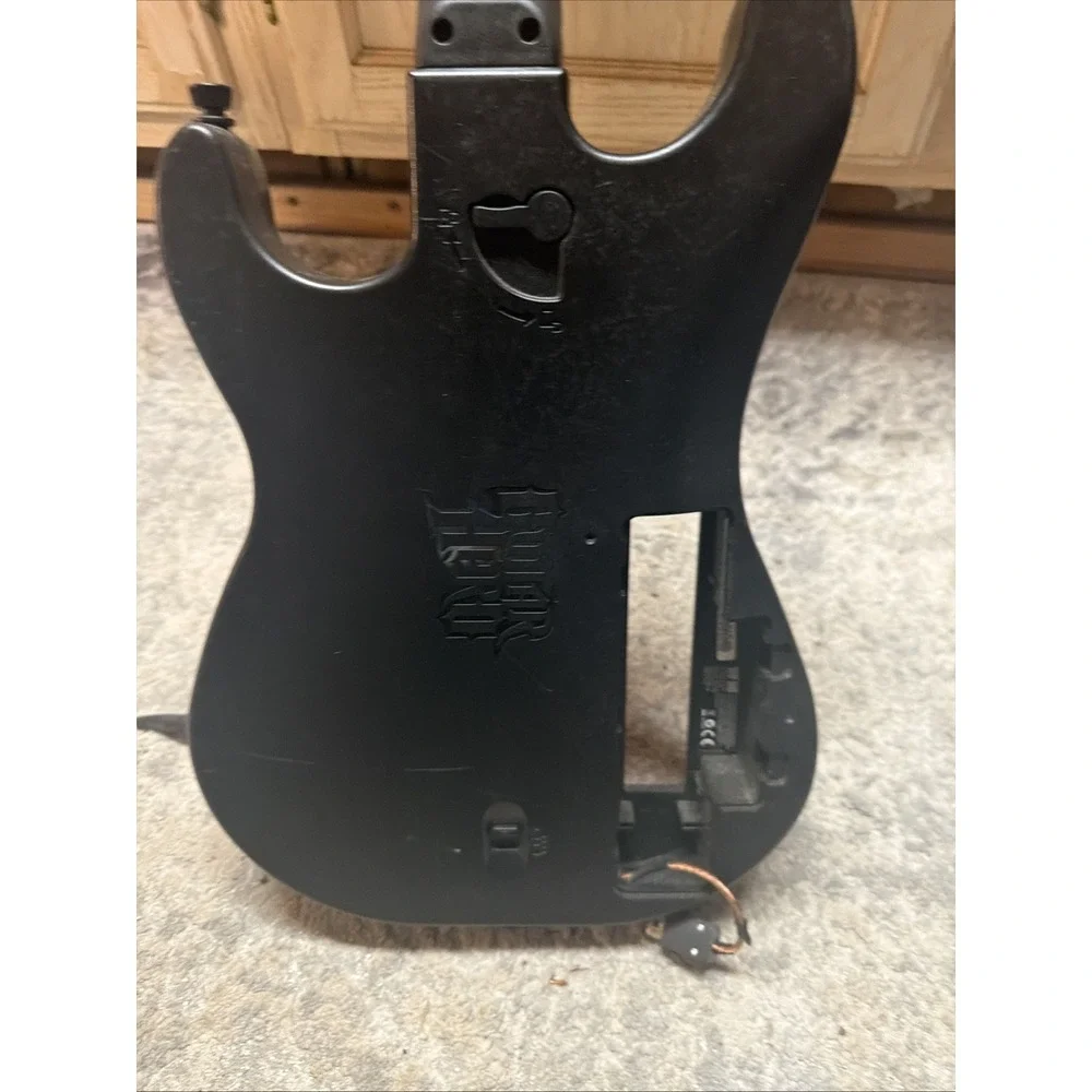 Guitar Hero Band Hero 5 Red Wireless Guitar Controller NO DONGLE
